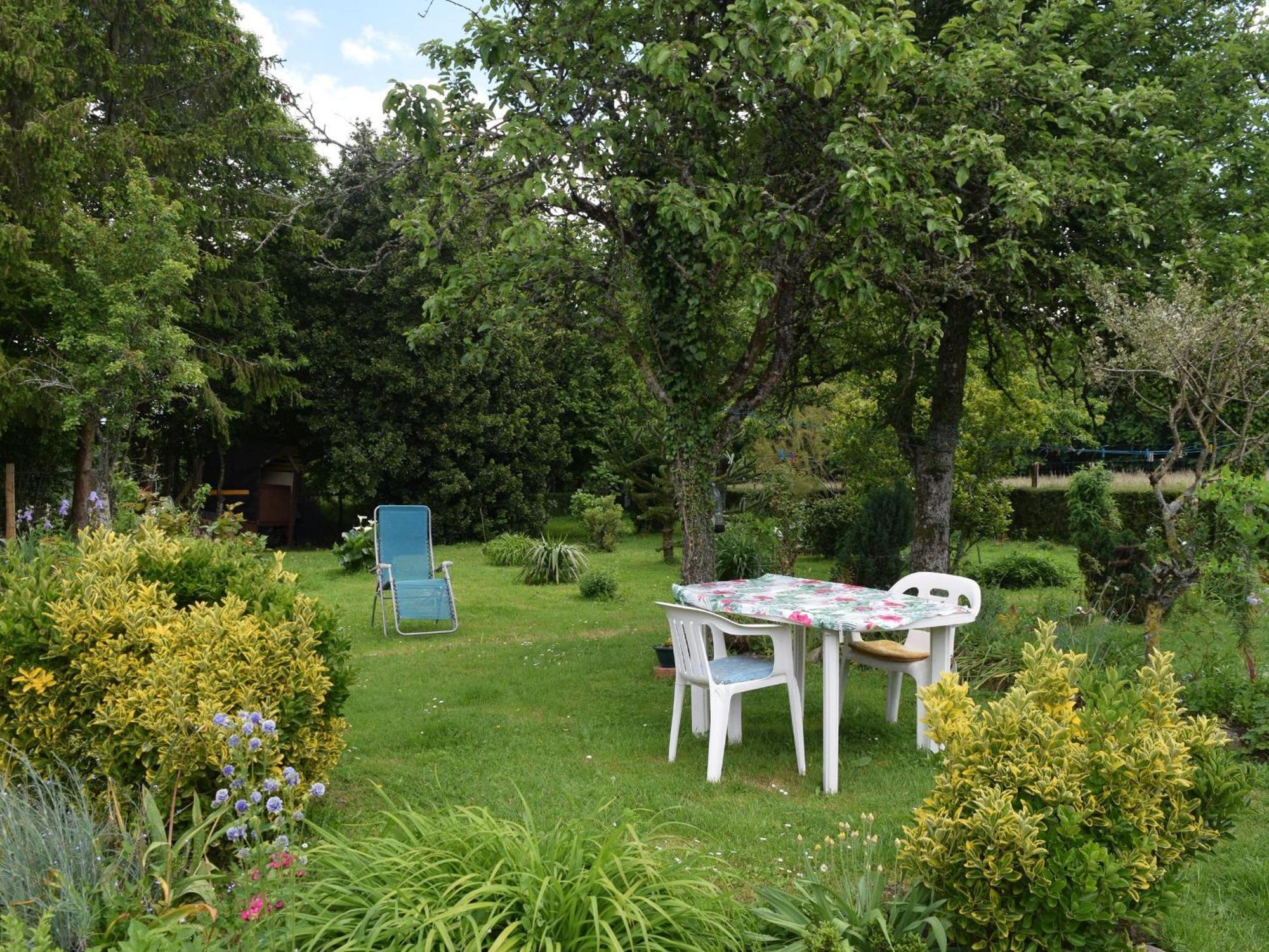 Gîte Crissé, 4 pièces, 6 personnes - FR-1-410-186 Extérieur photo